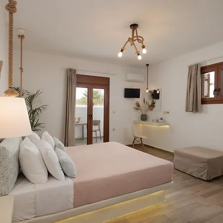 Maria's & Studios Apartment