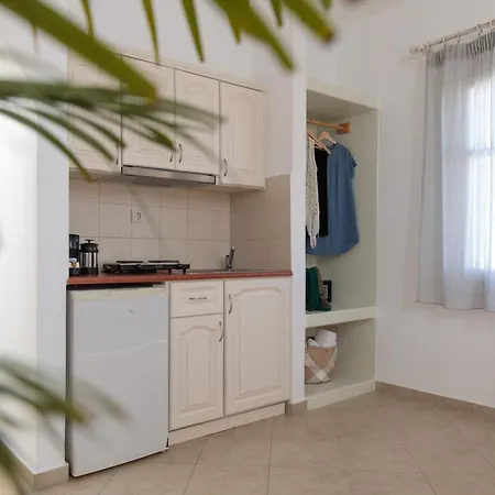 Maria's & Studios Apartment Agia Anna (Naxos)